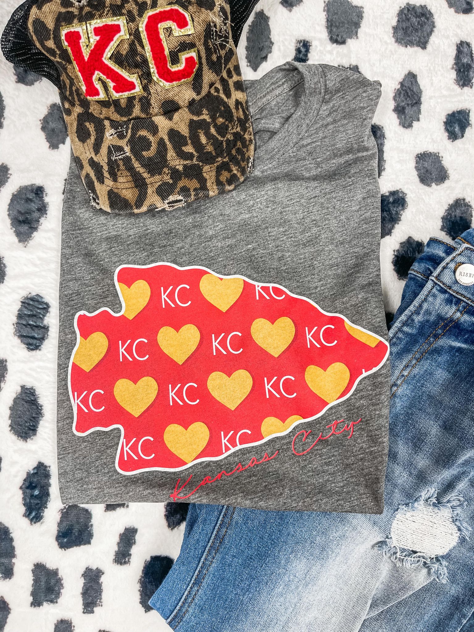 Kansas City Heart Pattern in Arrowhead Grey Graphic Tee - The Red Rival