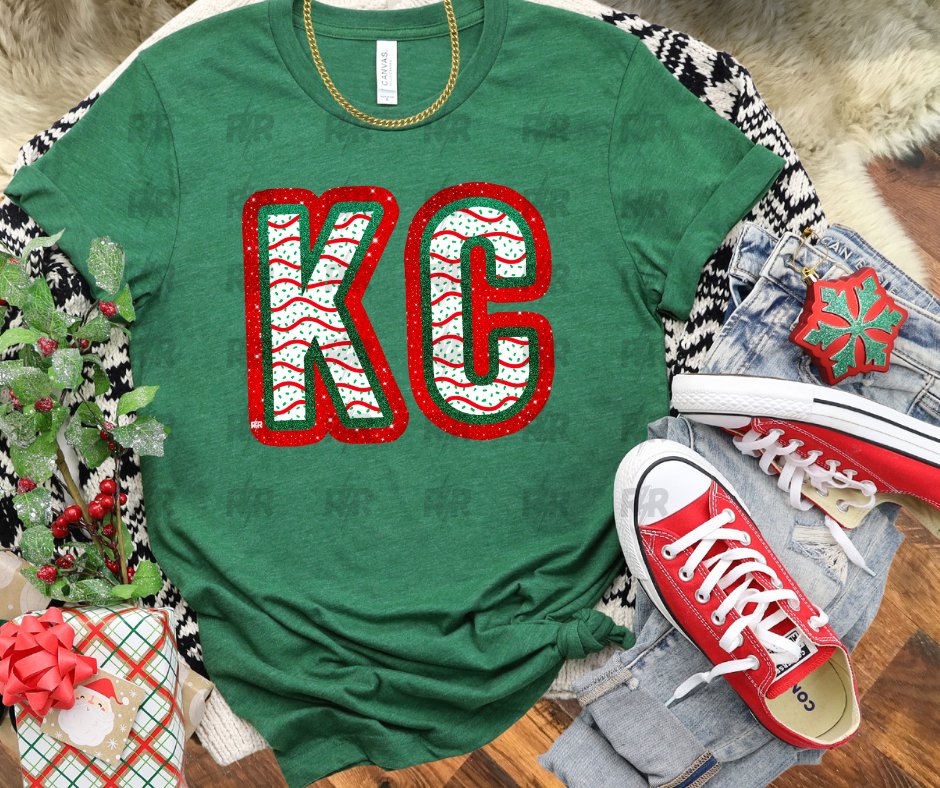 Glitter Christmas Cake KC Letters 2024 Design - Red Outer Glitter - GREEN TEE - Graphic Tee - The Red Rival