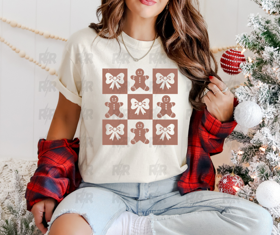 Checkered Gingerbread & Bow Pattern Cream Tee